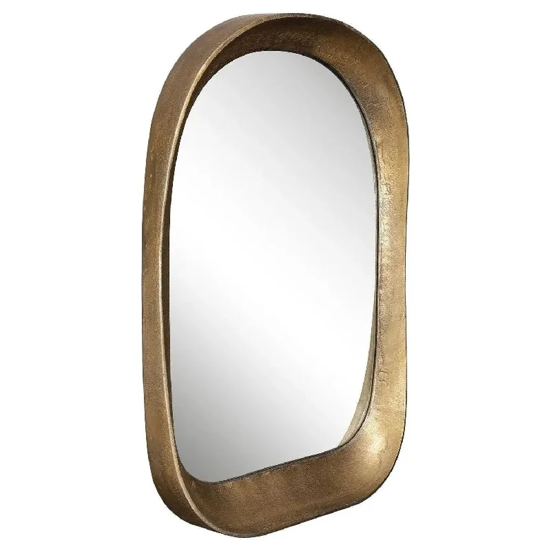 Track lighting for illuminating dining tablesBradano Mirror